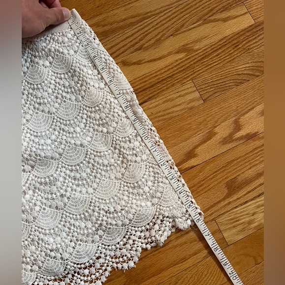 Club Monaco lace mini skirt - Picture 6 of 6